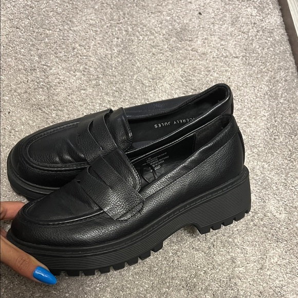 Sincerly Jules Black Chunky Lug Penny Loafers - Picture 3 of 6
